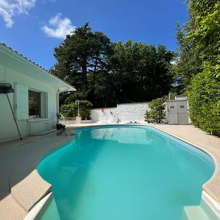 בית נופש Spacieuse Avec Piscine Privee *