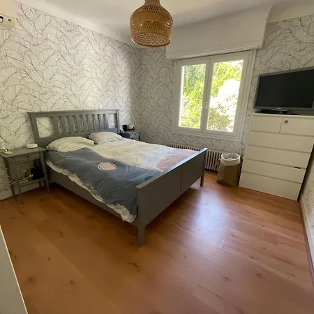 Spacieuse Avec Piscine Privee ביאריץ