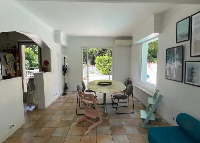 בית נופש Spacieuse Avec Piscine Privee *