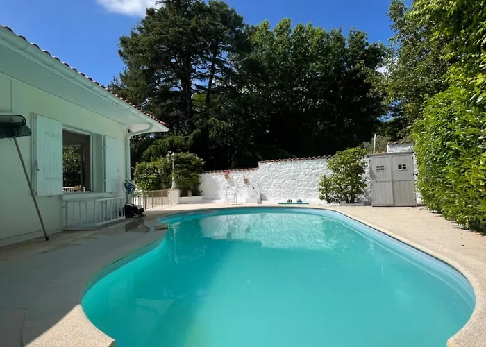 בית נופש Spacieuse Avec Piscine Privee *