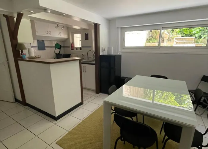 Spacieuse Avec Piscine Privée Hébergement de vacances