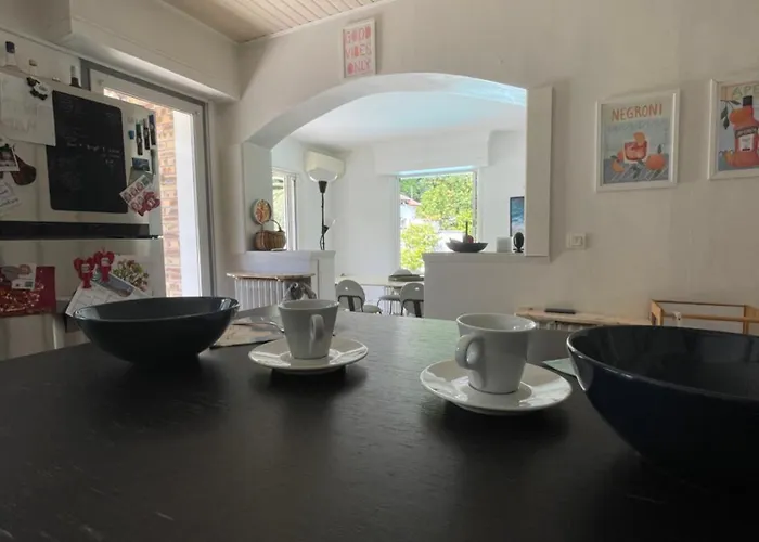 Spacieuse Avec Piscine Privée Hébergement de vacances *