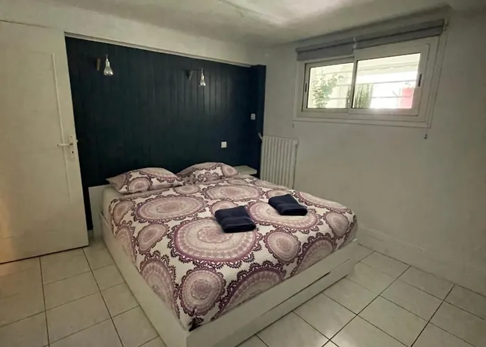 Hébergement de vacances Spacieuse Avec Piscine Privée *