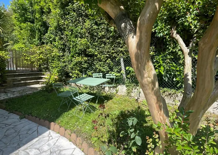 Spacieuse Avec Piscine Privée Hébergement de vacances *